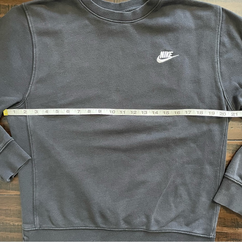 Nike Black Sportswear Club Fleece Unisex Sweatshirt - Picture 10 of 12